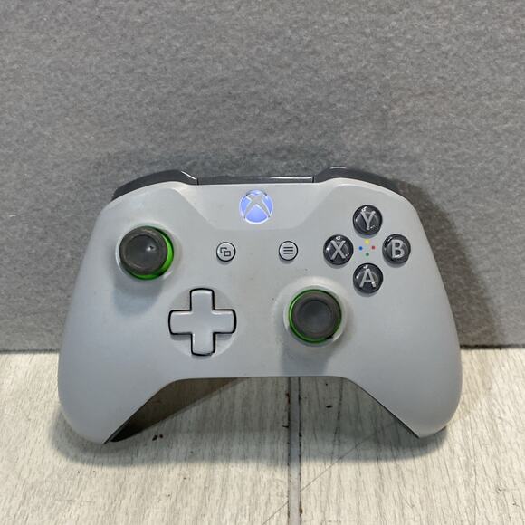 Genuine Microsoft Xbox One Wireless Controller 1708 Gray/Green Special Edition. - Picture 1 of 5